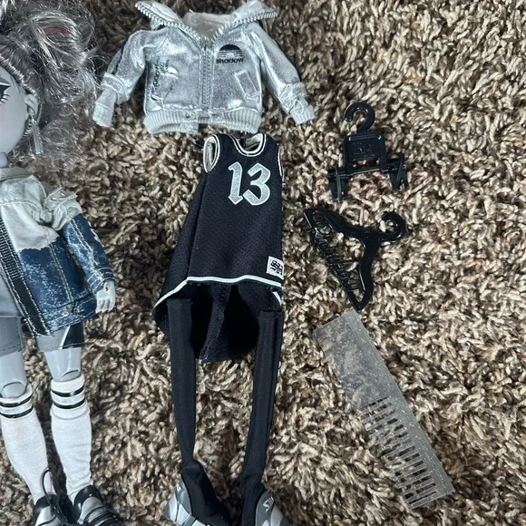 Nicole Steel Shadow High Doll - Picture 3 of 4